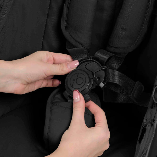 Ickle Bubba Stomp Luxe Elements Edition 16 Piece Travel System with Nimbus i-Size Car Seat & Radial i-Size Plus Spin Car Seat – Raven Black