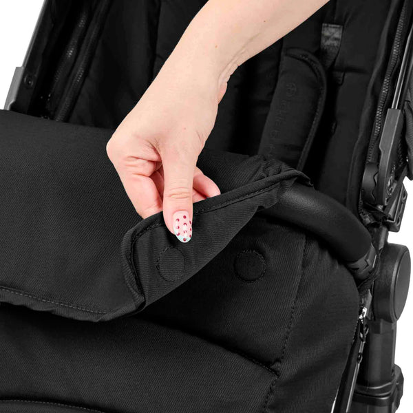 Ickle Bubba Stomp Luxe Elements Edition 16 Piece Travel System with Nimbus i-Size Car Seat & Radial i-Size Plus Spin Car Seat – Raven Black