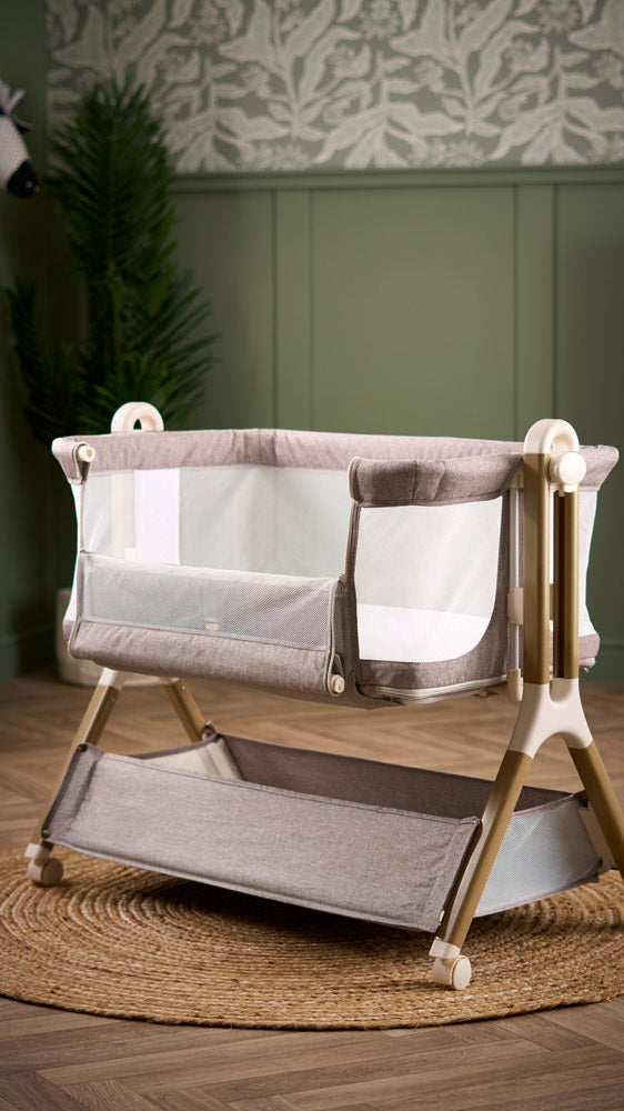 OBaby Cloud Bedside Crib Bundle Including Fitted Sheets – Nutmeg