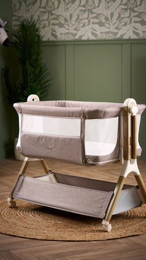 OBaby Cloud Bedside Crib Bundle Including Fitted Sheets – Nutmeg