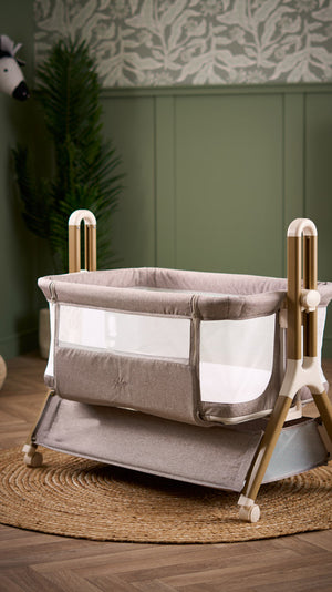OBaby Cloud Bedside Crib Bundle Including Fitted Sheets – Nutmeg