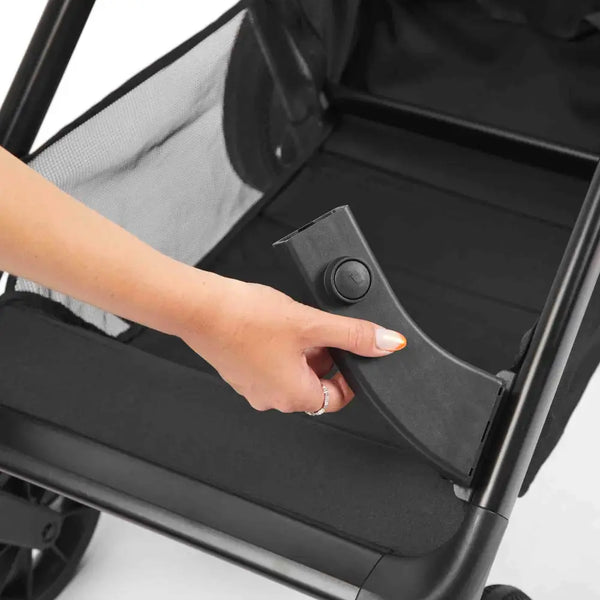 Ickle Bubba Virgo Growing Family 14 Piece Travel System with i-Size Nimbus Car Seat & Spin ISOFIX Base - Black