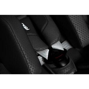 Close-up of the XENON 1 harness buckle, grey straps and padded shoulder covers in Fresh Black.