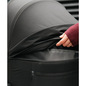 Venicci Claro 2 Noir Black 4-in-1 Travel System with Rotating Isofix Base